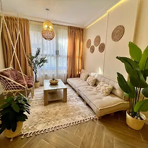 Boho 2br With Garden View