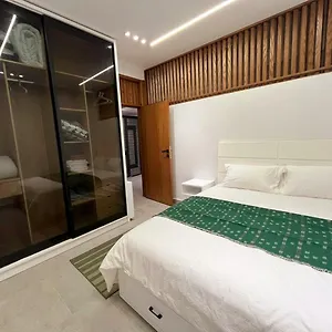 Apartment Bright Near Airport