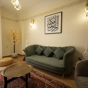 Apartment Islamic Artsy In Downtown