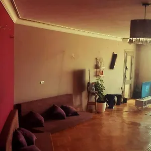 Apartment A Sunny Lovely Ladies Only