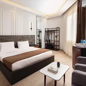 Capital Hotel 3*