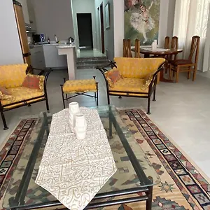 Homestay King El Banfseg Cairo