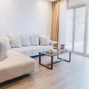 The Near Auc By Elegant Apartment *