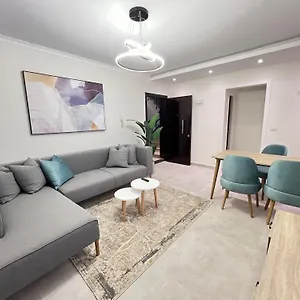 Apartment Sisters, Elite Garden View, Madinaty B6 Cairo