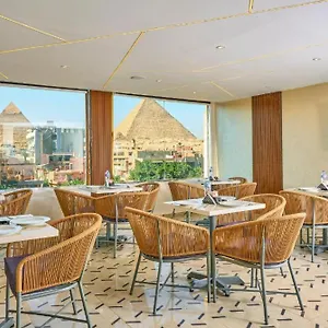 Queen Cleo With Jaccuzi And Pyramids View Hotel