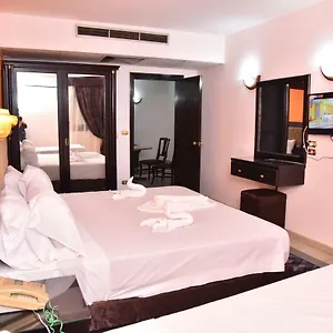 Royal Pyramids Hotel 3*