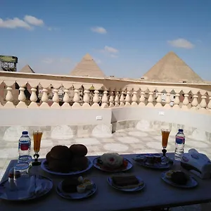 Queen Pyramids View Locanda 2*