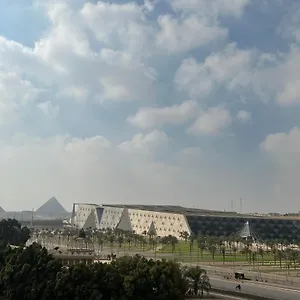 Hotel Golden Grand Museum & Pyramids View 2*