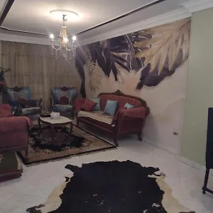 شقه قريبه من الاهرامات والمتحف Cairo