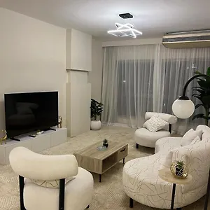 Zamalek Beside Hilton 4br Apartment Cairo