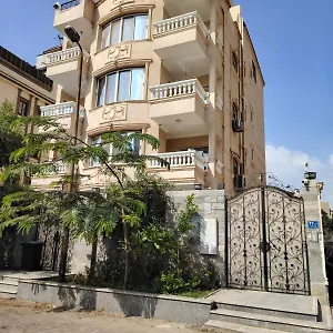 Spacious With Beautiful Garden Near Auc & Point 90 Mall In Fifth Settlement Cairo